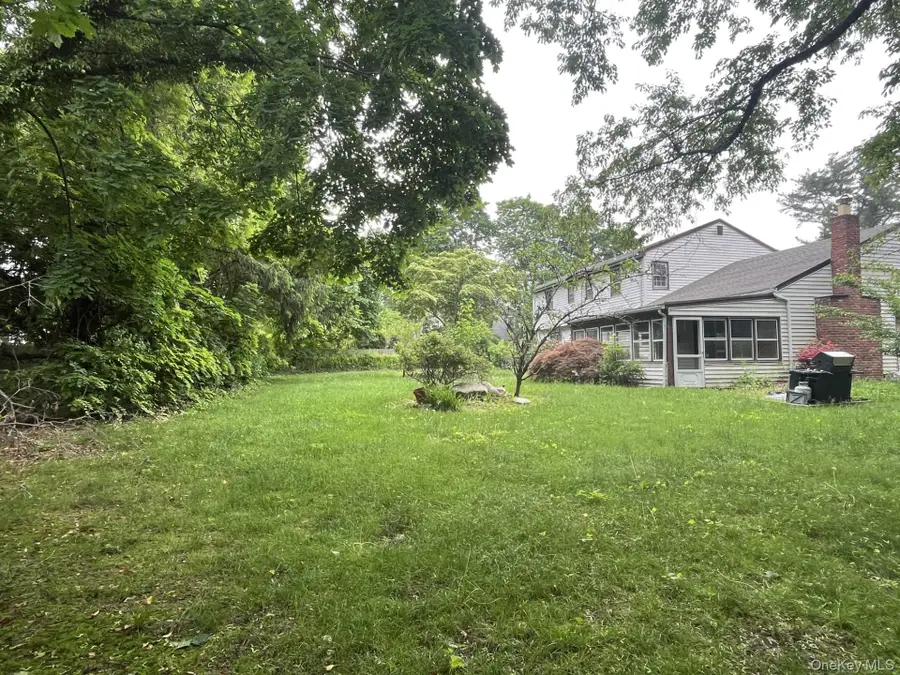 8 Bay Place, Huntington, NY 11743 - Image #2