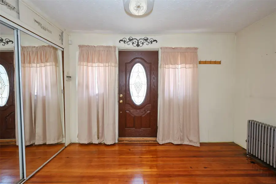 90-62 204th Street, Hollis, NY 11423 - Image #3