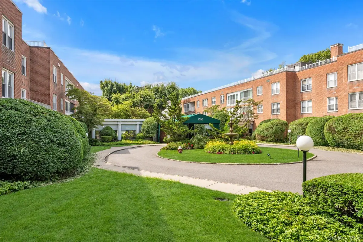 1390 Broadway #107, Hewlett, NY 11557 - Image #1