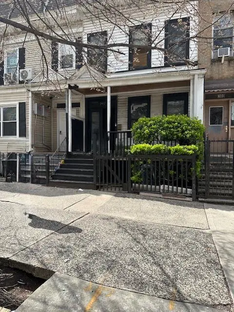 302 E 169th Street, Bronx, NY 10456