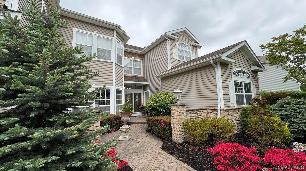 5 Hamlet Drive, Mount Sinai, NY 11766 - Image #1