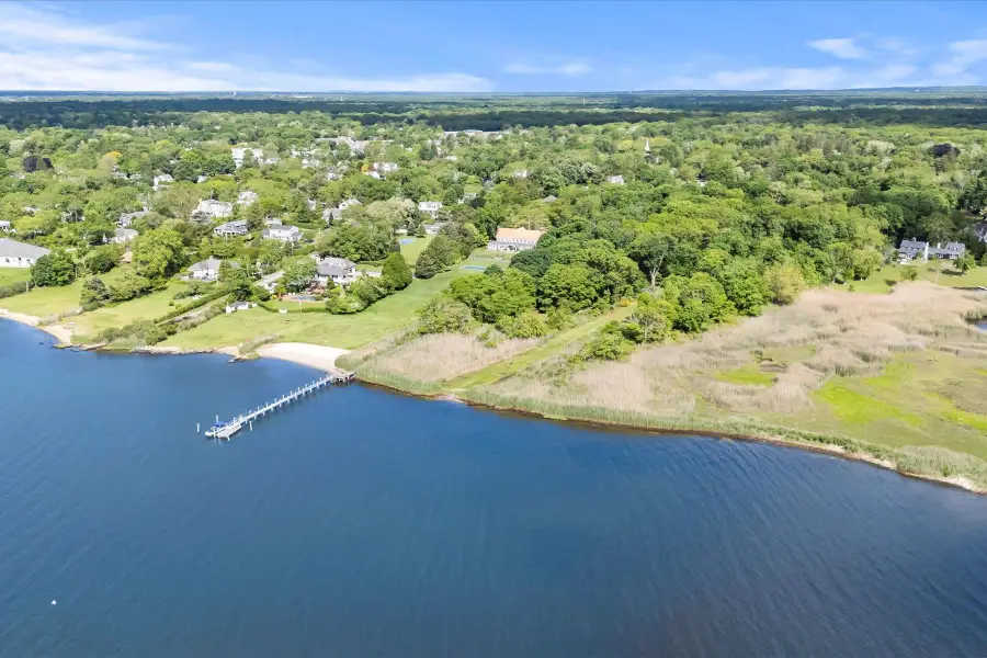 198 South Country Road, Bellport, NY 11713 - Image #3