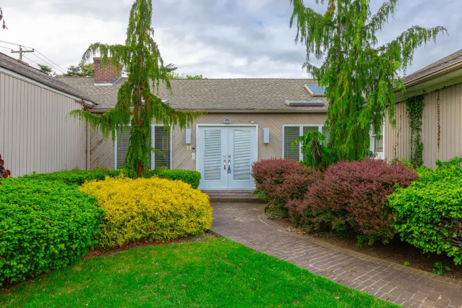 11 Woodside Avenue, Islip, NY 11751 - Image #2