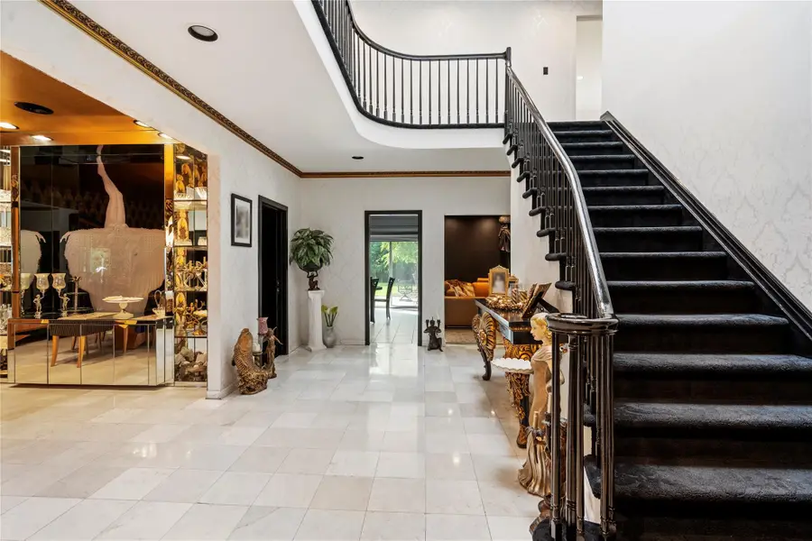 2 Harbor Court W, Roslyn Harbor, NY 11576 - Image #3