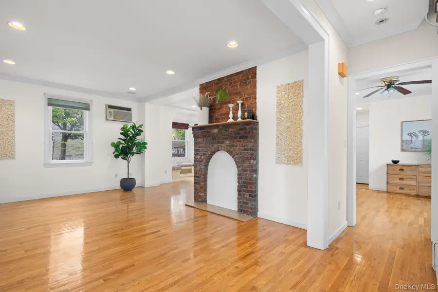 551 Minnieford Avenue, Bronx, NY 10464 - Image #3