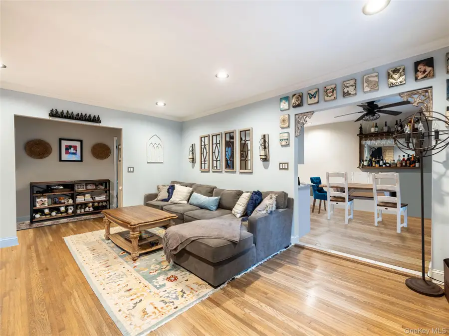 215 Middle Neck Road #15-2A, Great Neck, NY 11021 - Image #2