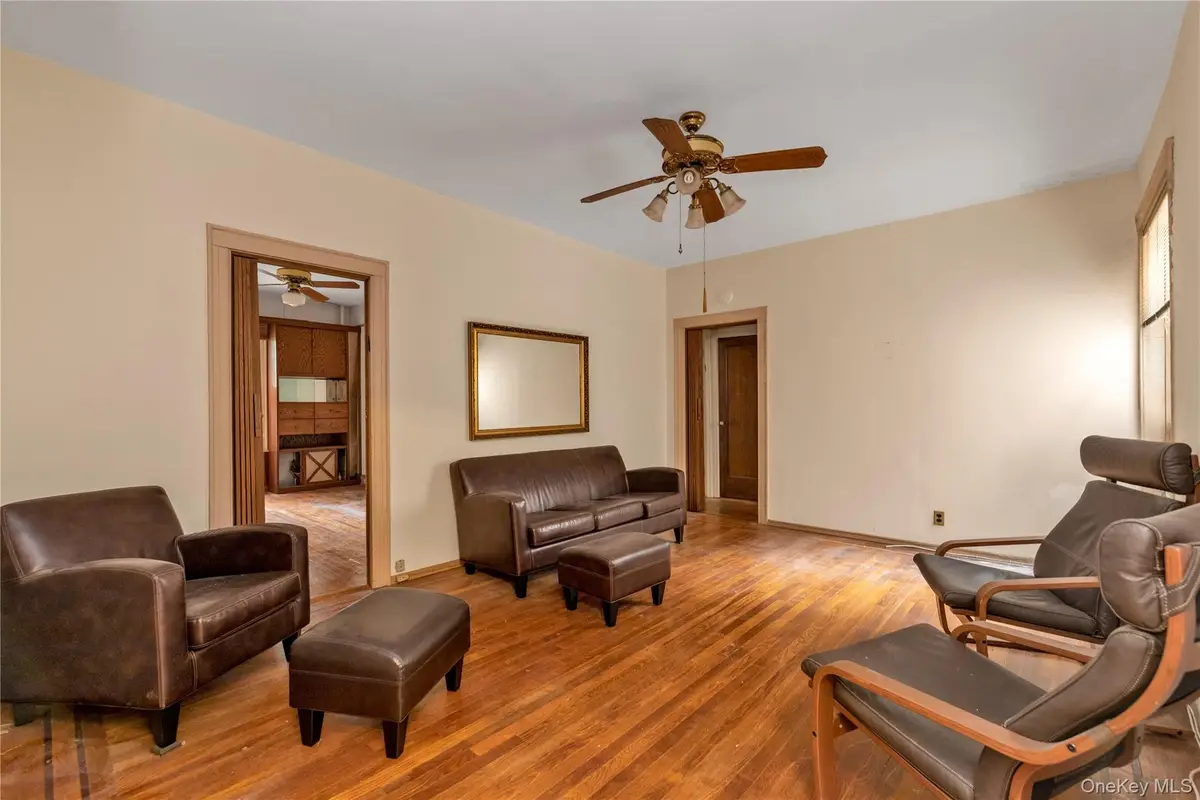 83-52 Talbot Street #2H, Kew Gardens, NY 11415 - Image #1