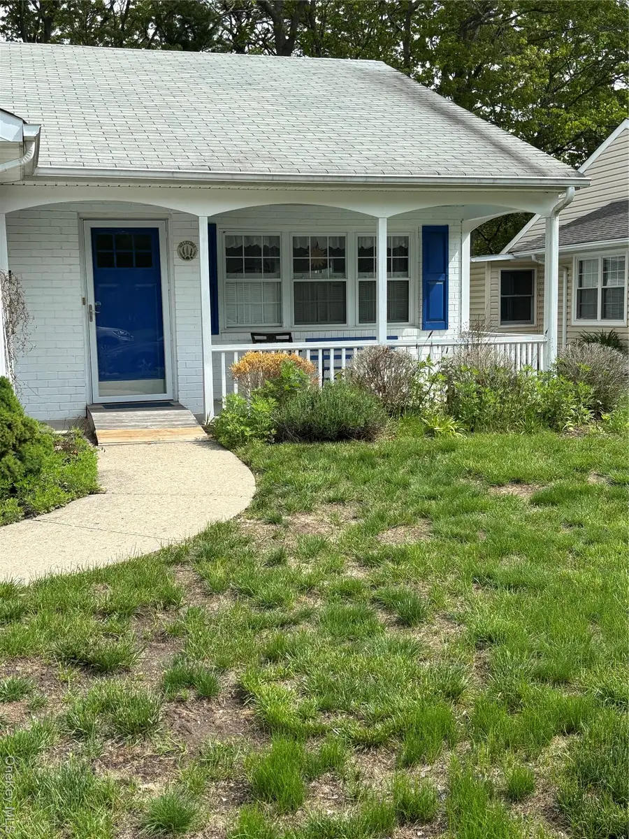 190 Canterbury Drive, Ridge, NY 11961 - Image #2