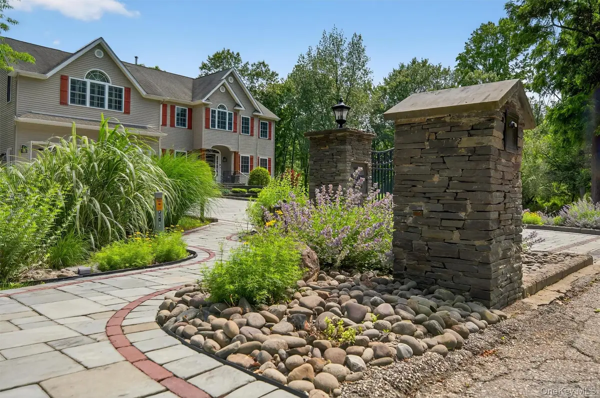 7 Stonewall Court, Warwick, NY 10990 - Image #1