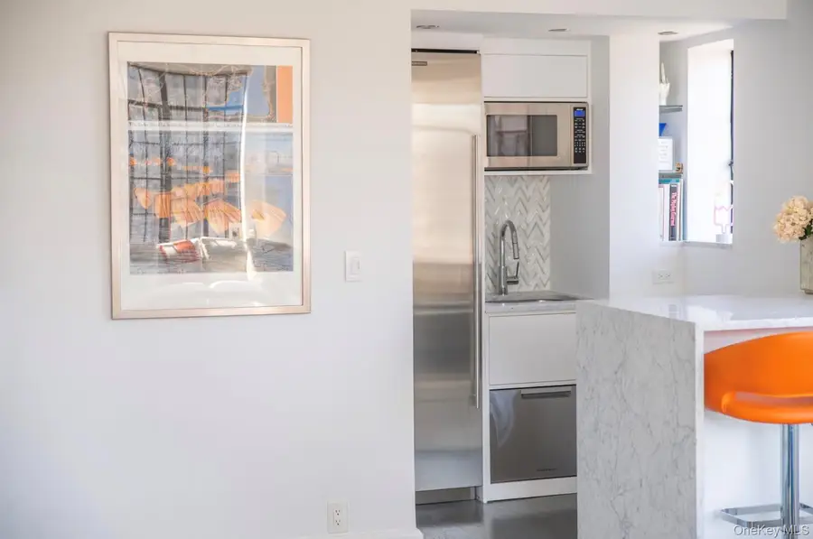 320 E 42nd Street #2218, Manhattan, NY 10017 - Image #3