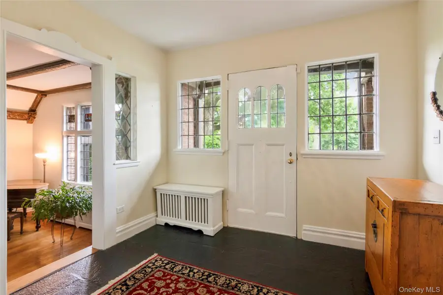 240 Beechmont Drive, New Rochelle, NY 10804 - Image #3