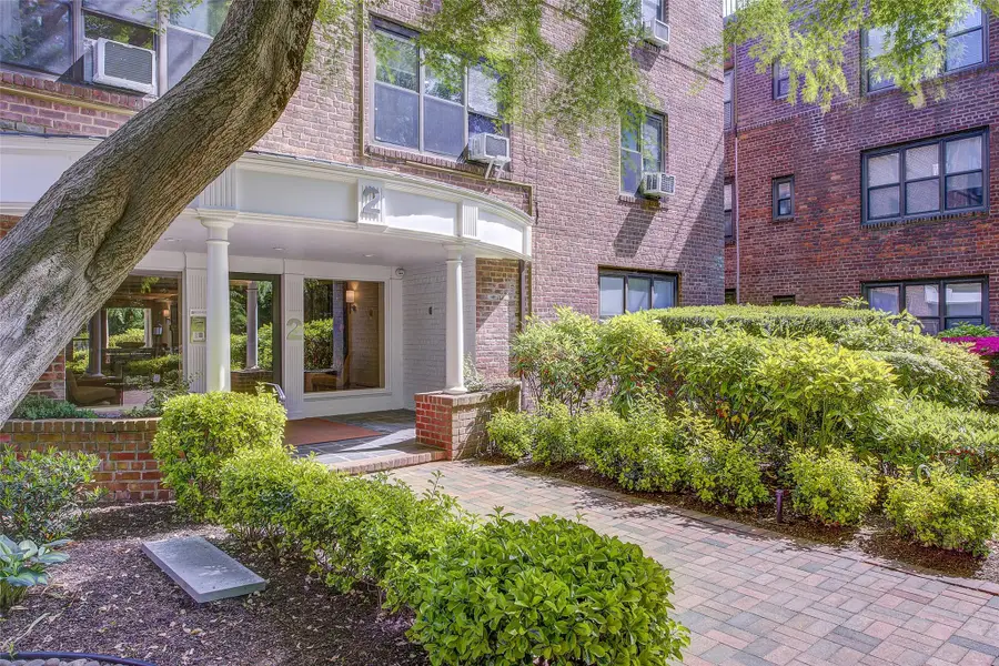 2 Town House Place #2-H, Great Neck, NY 11021 - Image #2