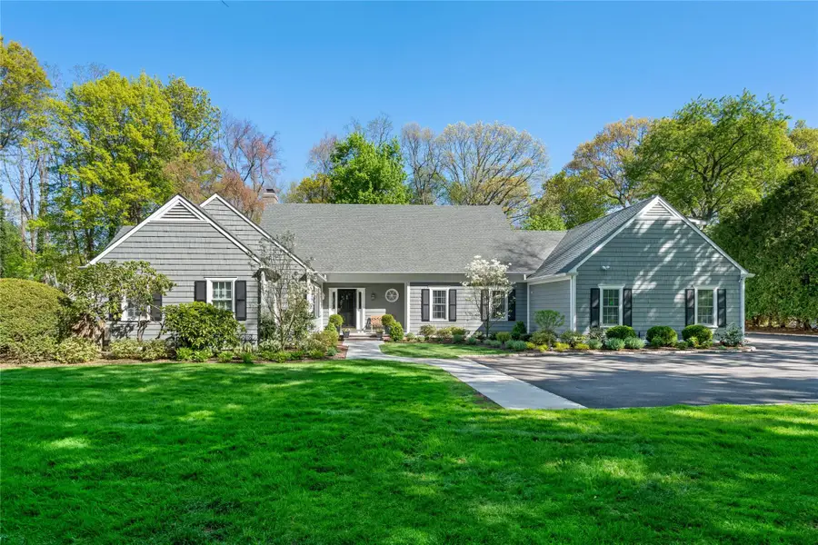 18 Matinecock Farms Road, Glen Cove, NY 11542 - Image #2