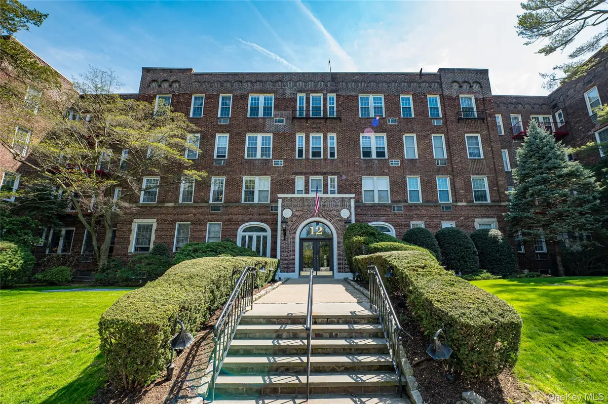 12 Hamilton Place #D11, Garden City, NY 11530 - Image #1