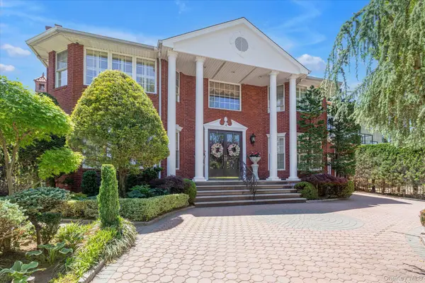 4 Point Crescent, Malba, NY 11357