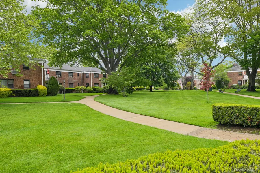 1213 East Broadway #B25, Hewlett, NY 11557 - Image #2