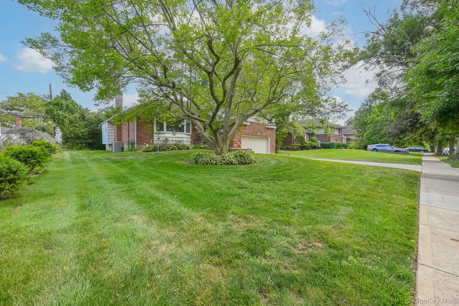 216 Birch Drive, New Hyde Park, NY 11040 - Image #2