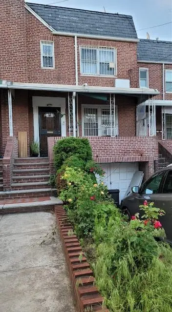 58-33 150 Street, Flushing, NY 11355