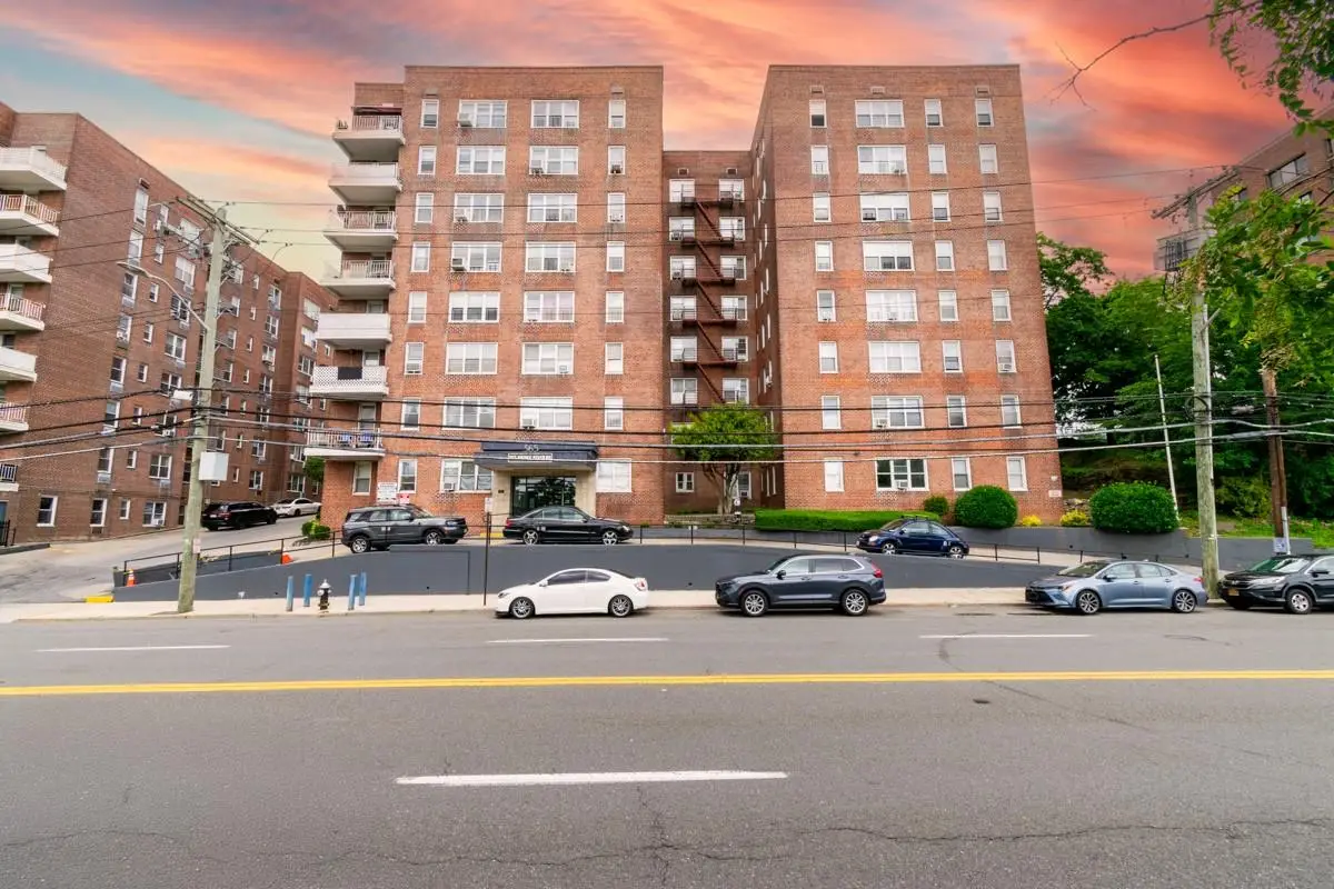 365 Bronx River Road #2M, Yonkers, NY 10704 - Image #1