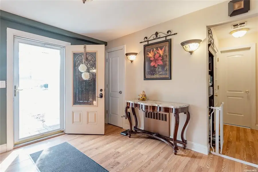 47 Myson Street, West Islip, NY 11795 - Image #2