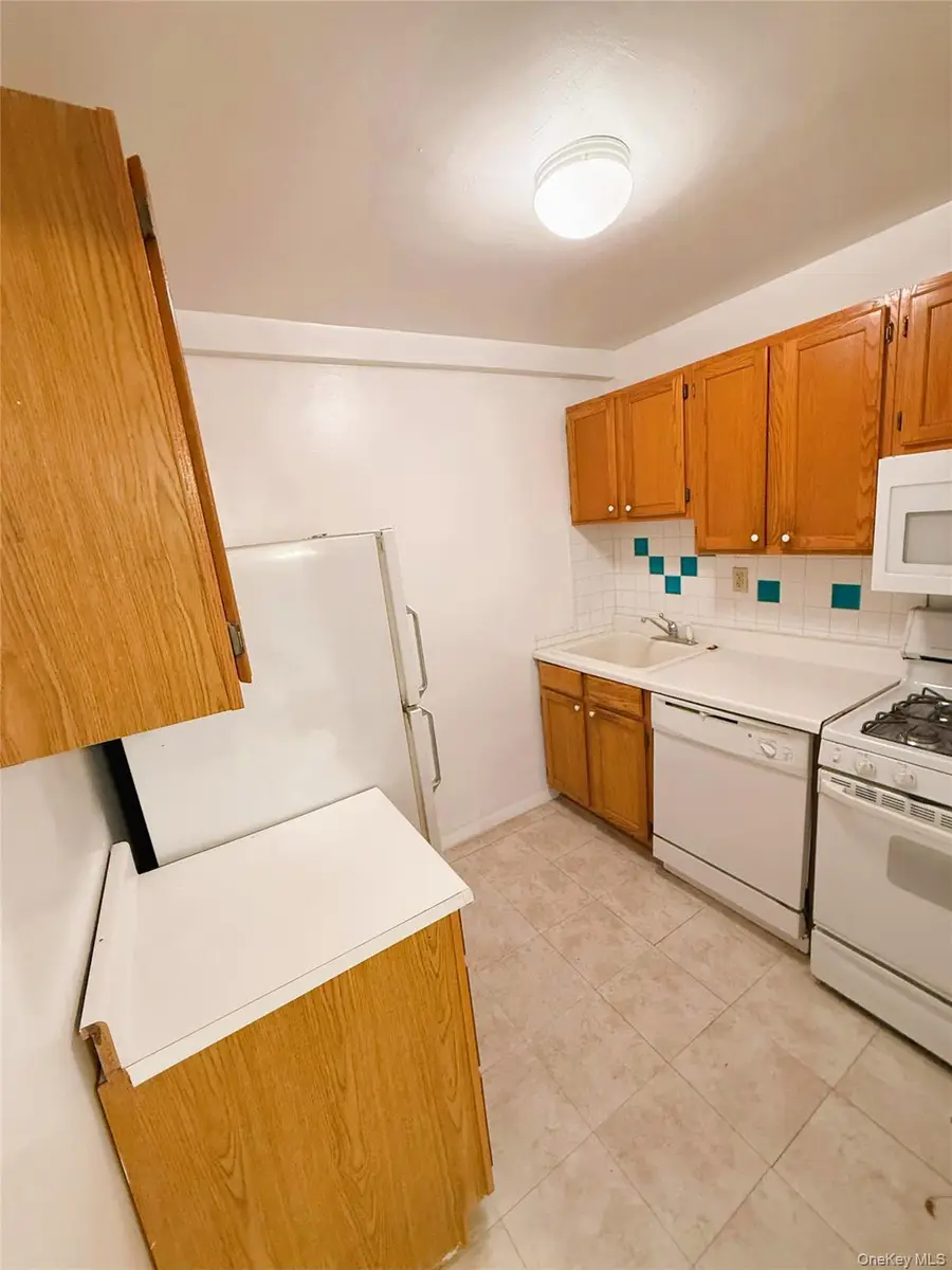 377 Westchester Avenue #5N, Port Chester, NY 10573 - Image #3