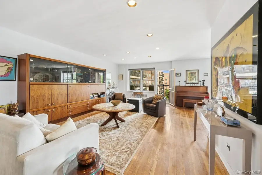 162-41 Powells Cove Boulevard #4G, Beechhurst, NY 11357 - Image #3