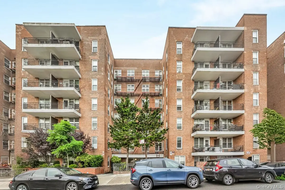 67-50 Thornton Place #3K, Forest Hills, NY 11375 - Image #1