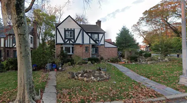 182-27 Grand Central Parkway, Jamaica Estates, NY 11432