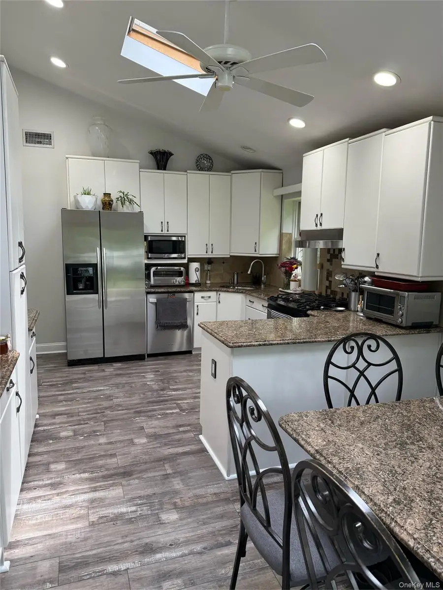 15 Spruce Court, Nanuet, NY 10954 - #3