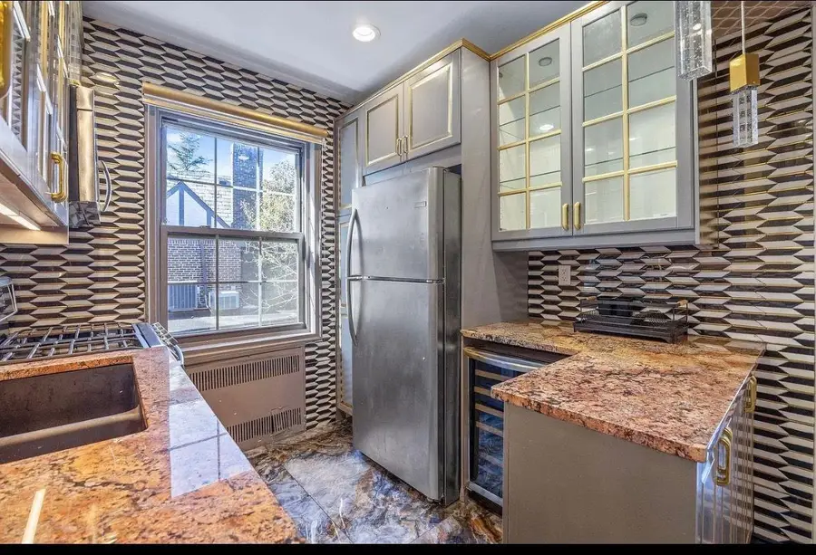 255 Central Avenue #202-A, Lawrence, NY 11559 - Image #2