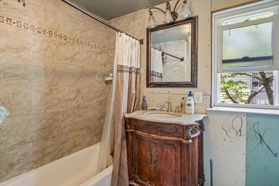 321 Rolling Street, Malverne, NY 11565 - Image #3