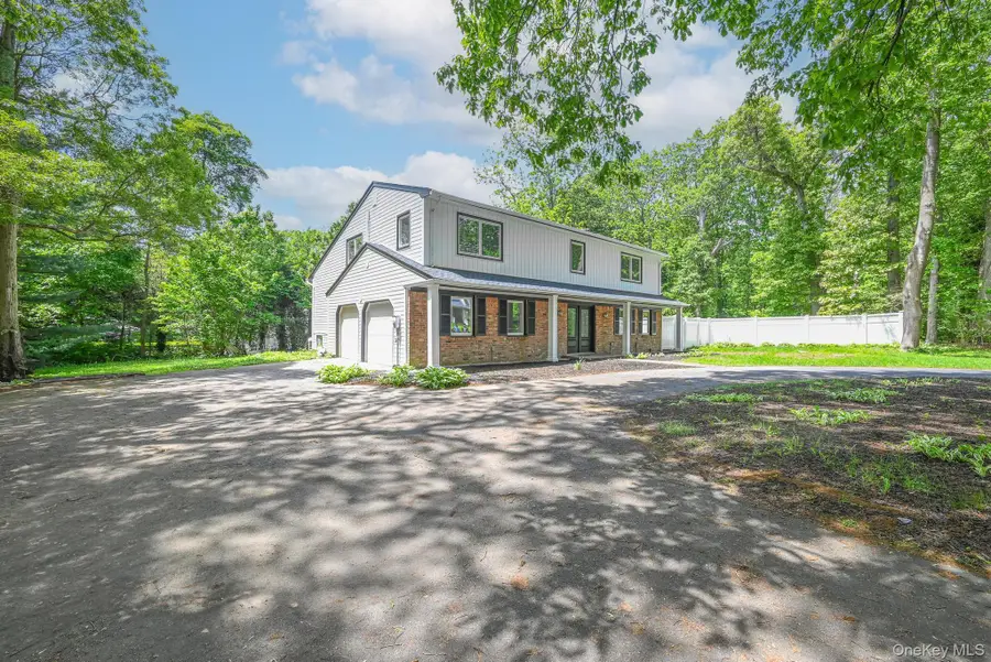 1 Parkhill Court, Huntington, NY 11743 - Image #3