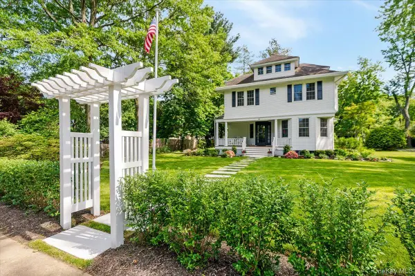 16 Lamarcus Avenue, Glen Cove, NY 11542