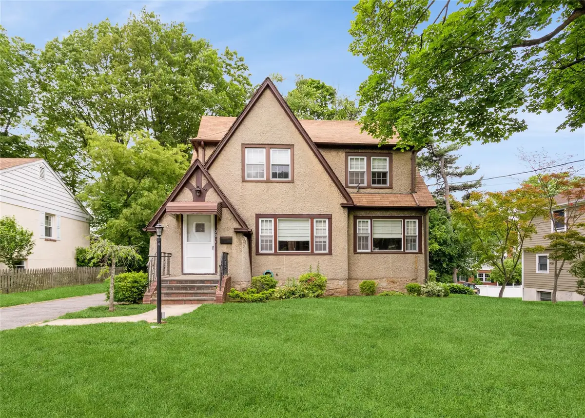 20 Harding Drive, New Rochelle, NY 10801 - Image #1