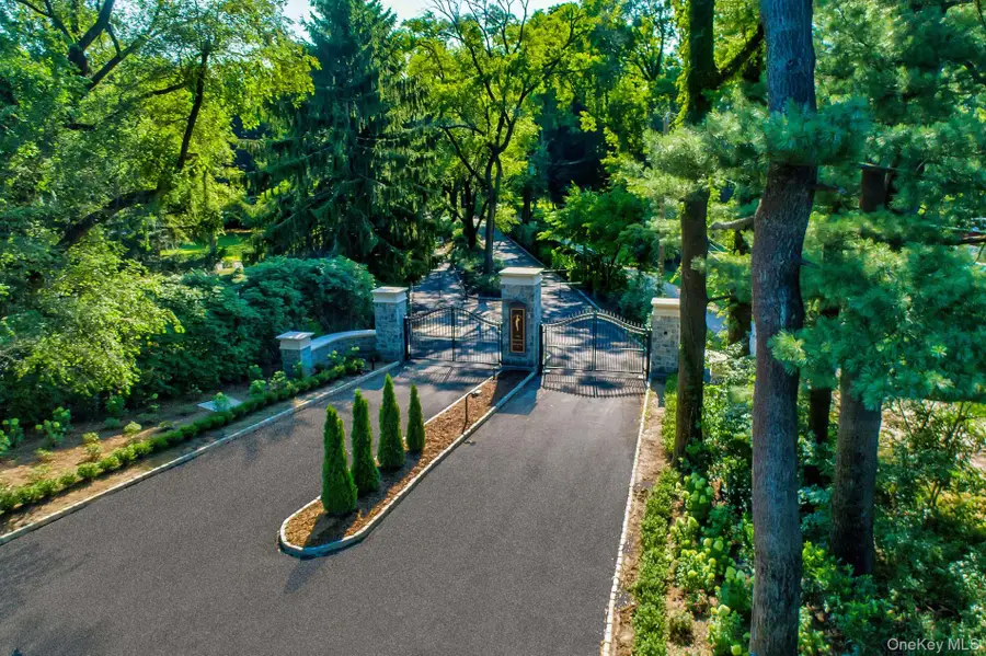 172 Hegemans Lane, Old Brookville, NY 11545 - Image #2