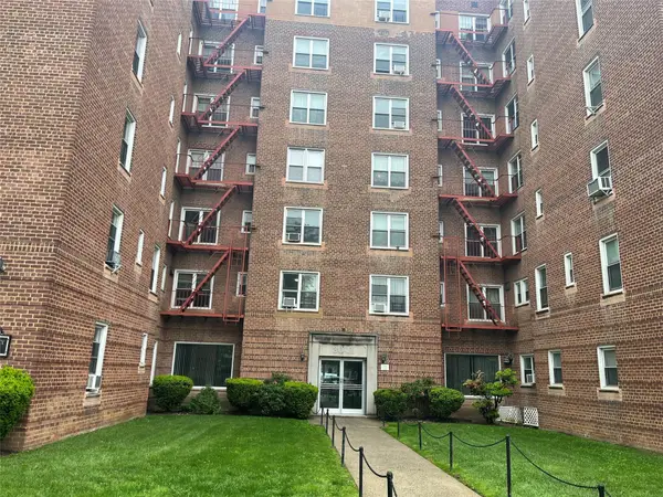 30-11 Parsons Boulevard #6 R, Flushing, NY 11354