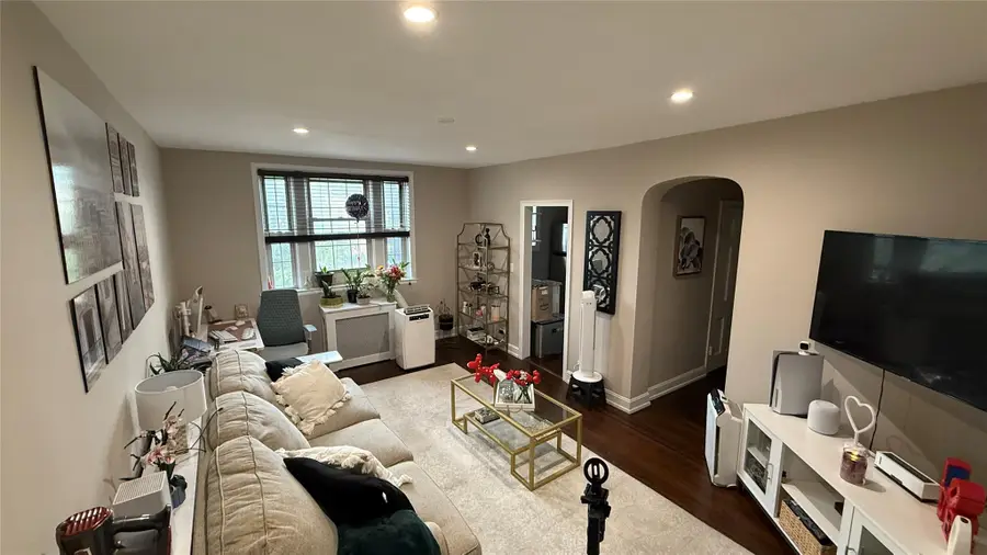 208 Centre Avenue #2J, New Rochelle, NY 10805 - Image #3