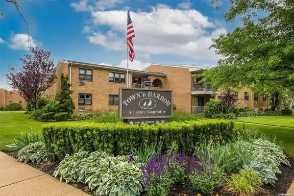 8 Florence Avenue #16C, Freeport, NY 11520 - Image #2