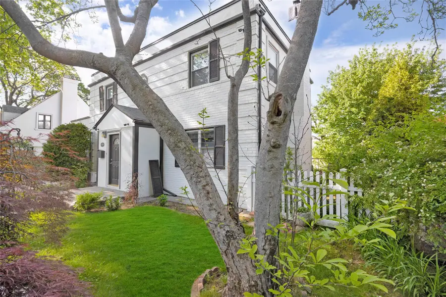 13915 Coolidge Avenue, Briarwood, NY 11435 - Image #2