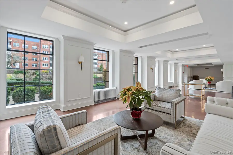 160 Middle Neck Road #5A, Great Neck, NY 11021 - Image #3