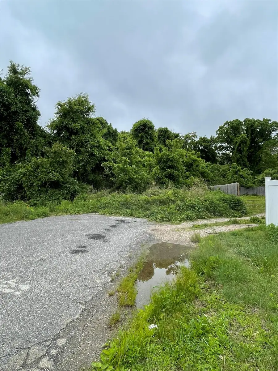 Brentwood Street, Bay Shore, NY 11706 - Image #3