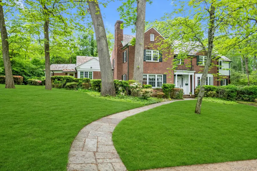 111 Clent Road, Great Neck, NY 11021 - Image #2