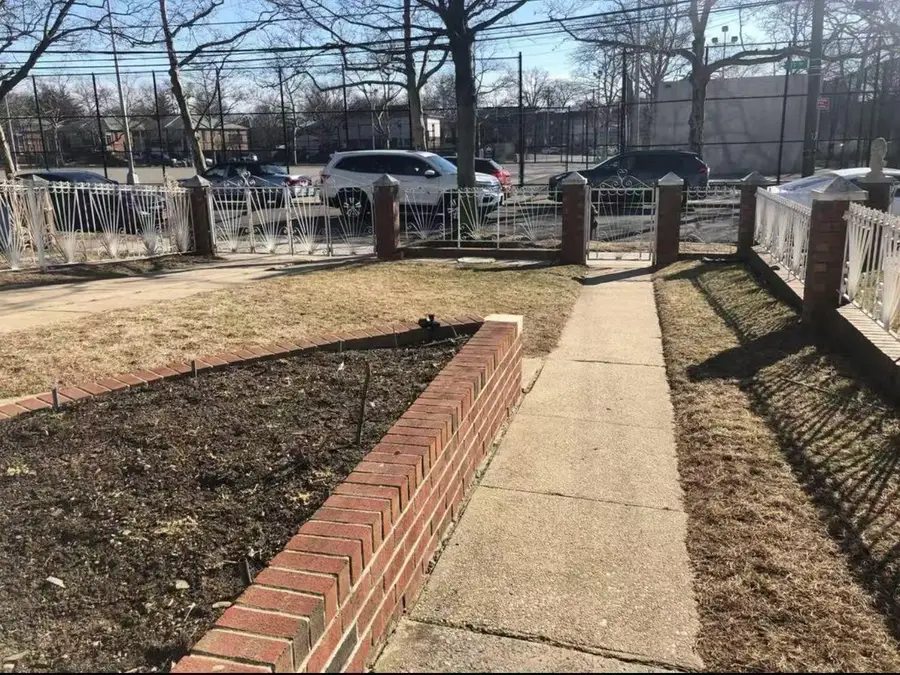 154-11 17th Avenue, Whitestone, NY 11357 - Image #2