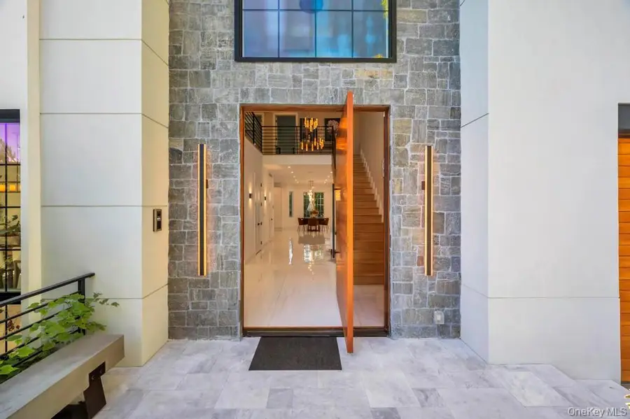 50 Gristmill Lane, Great Neck, NY 11023 - Image #3