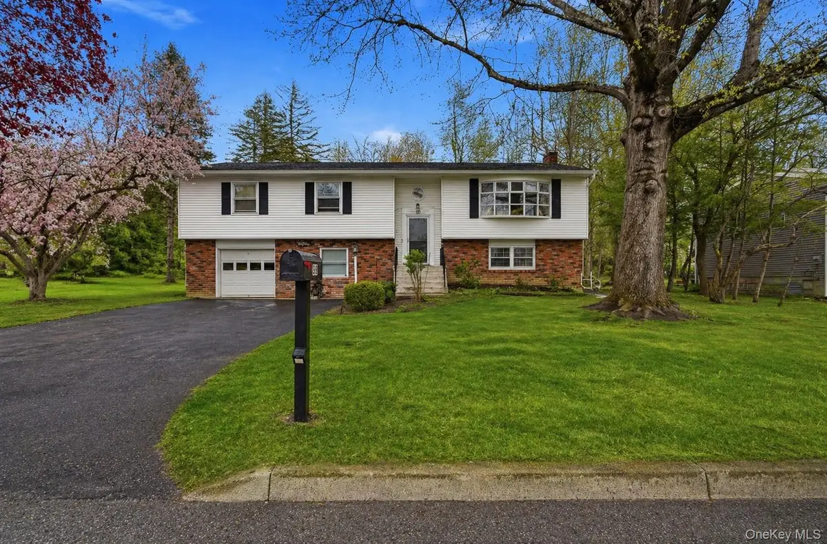 39 Carriage Hill Lane, Poughkeepsie, NY 12603 - #1