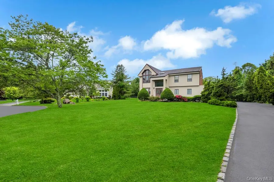 4 Bridle Court, Northport, NY 11768 - Image #2
