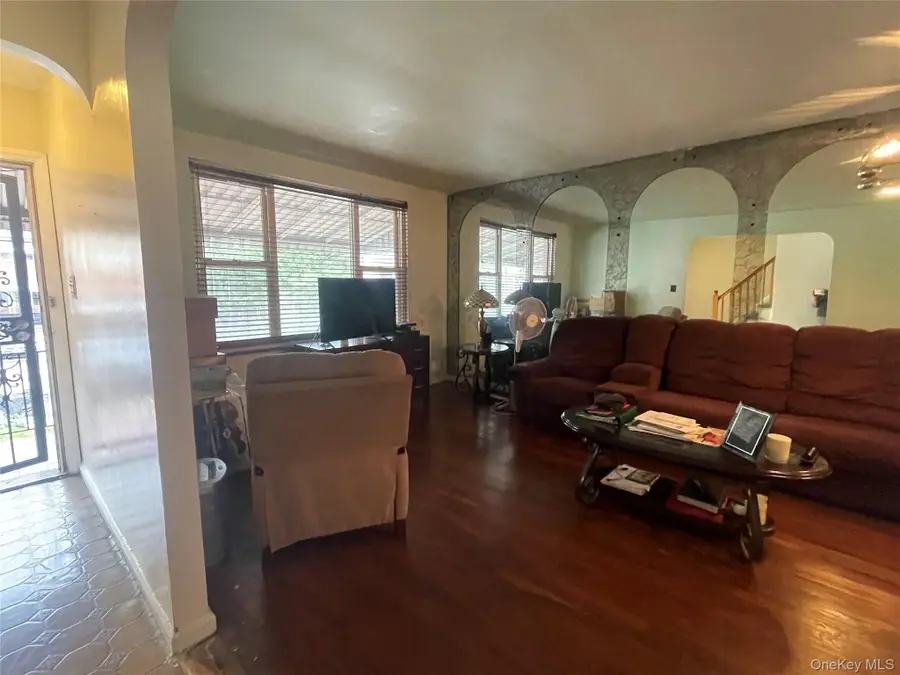 1037 E 214th Street, Bronx, NY 10469 - Image #3