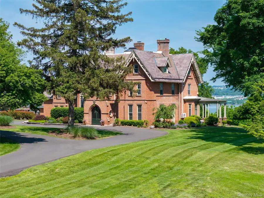 560 Grand Avenue, Balmville, NY 12550 - Image #2