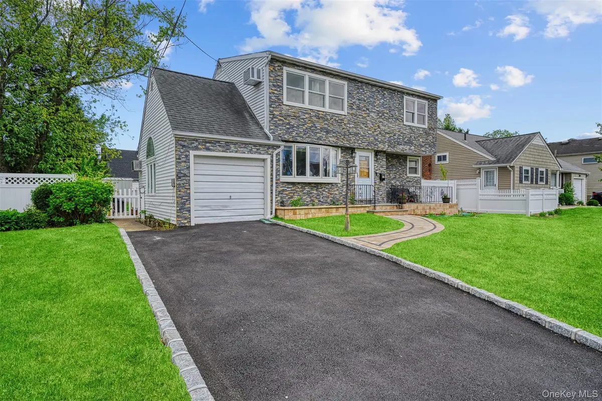 21 Westgate Road, Massapequa Park, NY 11762 - Image #1