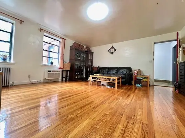 215-19 48 Avenue #3C, Bayside, NY 11364